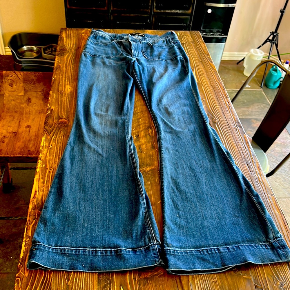 Express Retro Ultra Flare High Rise Jeans